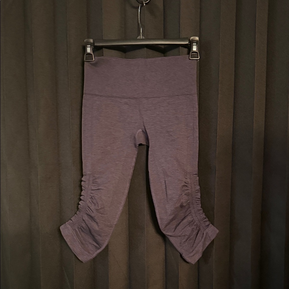 Lululemon women’s Purple Ruffle Leggings